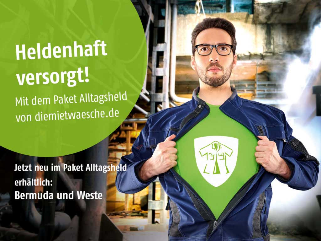 Mann mit Brille, trägt blauen Arbeits-Overall, darunter ein grünes Shirt mit dem diemietwäsche-Logo; Text: Heldenhaft versorgt! Mit dem Paket Alltagsheld von diemietwaesche.de; Jetzt neu im Paket Alltagsheld erhältlich: Bermuda und Weste